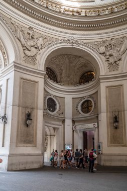 Cephe için St. Michael Meydanı Hofburg Sarayı'nda.