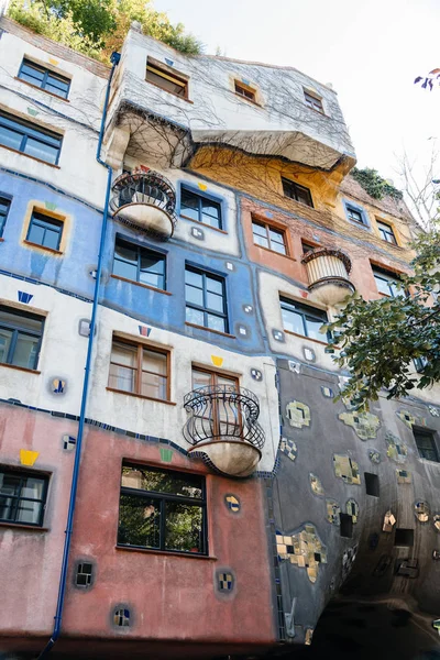 Hundertwasserhaus у Відні — стокове фото