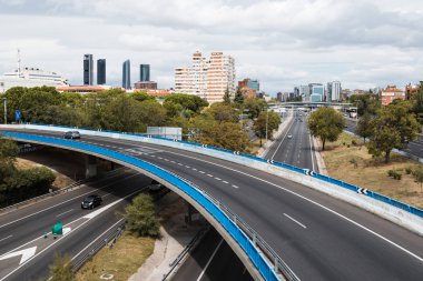 M30 otoyol Madrid bir bulutlu gün