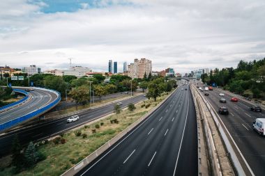 M30 otoyol Madrid bir bulutlu gün