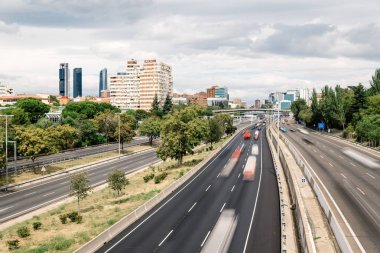 M30 otoyol Madrid bir bulutlu gün