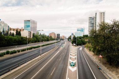 M30 otoyol Madrid bir bulutlu gün