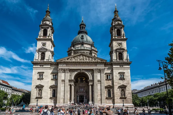 Bazilika Katedrali St Stephen güneşli bir yaz