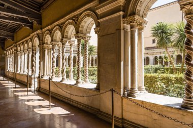 Cloister Papalık Bazilikası St Paul duvarların dışında