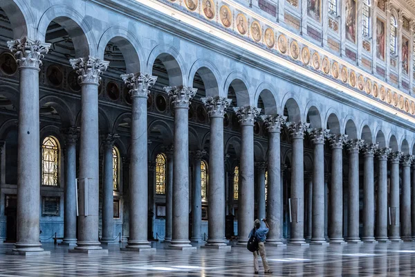 Veduta interna della Basilica Papale di San Paolo fuori le Mura — Foto Stock