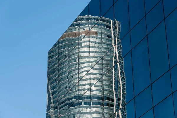 Moderno edificio de oficinas exterior — Foto de Stock