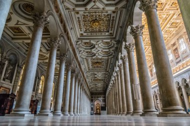 İç görünüm, Papalık Basilica of St. Paul duvarların dışında