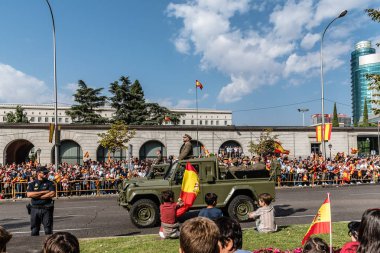 İspanyol Milli Günü askeri geçit töreni