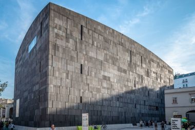 Viyana'da Mumok müzede günbatımı