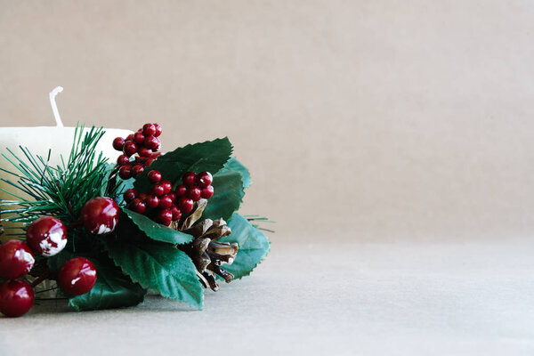 Рождественские украшения на деревенском фоне
