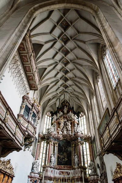 Interiör bild av den katedral i Graz — Stockfoto