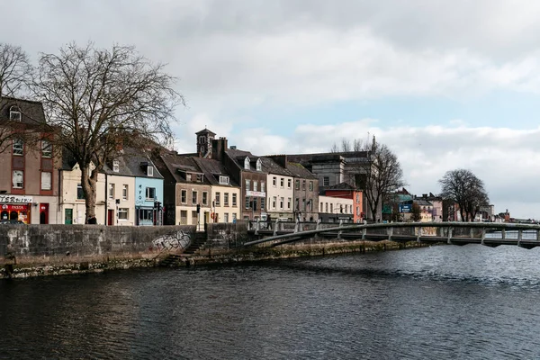 Kork am Ufer — Stockfoto