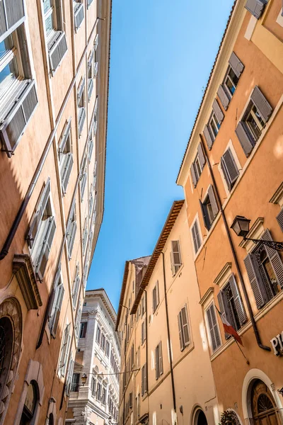 Lage hoekmening van gebouwen in Rome — Stockfoto