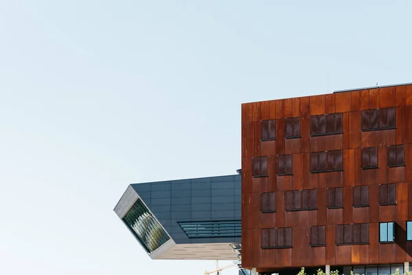 Здание современной архитектуры Венского университета — стоковое фото