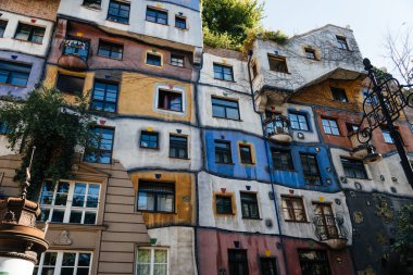 Viyana'da Hundertwasserhaus