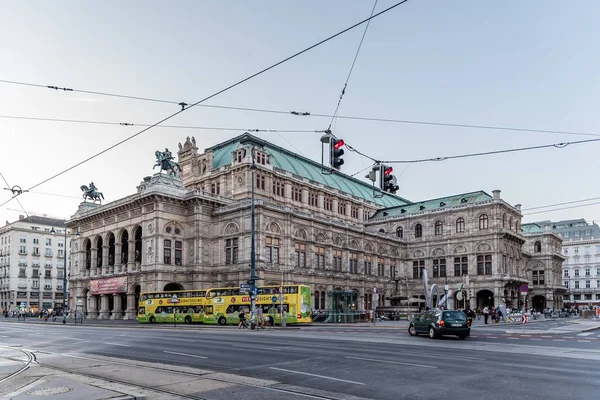 Die Wiener Staatsoper — Stockfoto