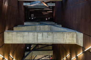 Fovam ter, Budapeşte Metro İstasyonu satır 4 içinde iç görünümü