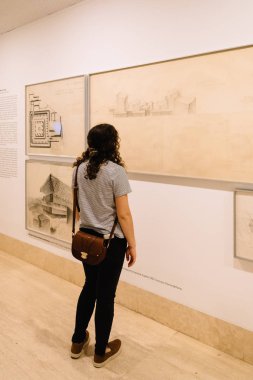 Thyssen-Bornemi sergide Mimarlık, kimliği belirsiz bir kadın