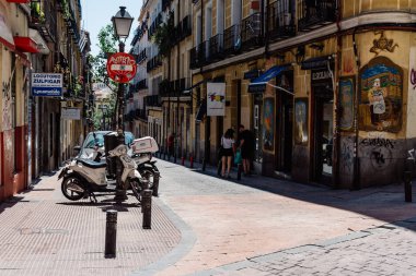 Madrid Malasaña bölgesinde sokak sahne