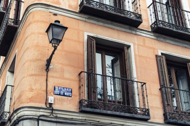 Madrid Malasaña bölgesinde sokak sahne