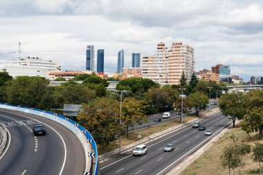 M30 otoyol Madrid bir bulutlu gün