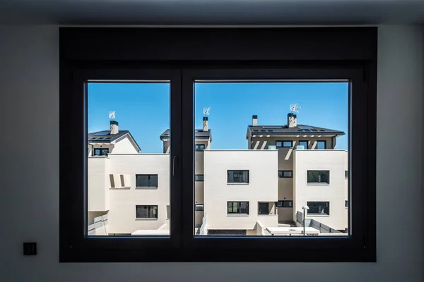 Rammet syn på moderne arkitektur - boligutvikling – stockfoto
