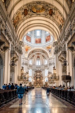 Salzburg katedral iç görünüm
