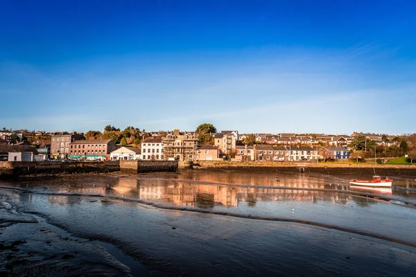 Scenic view of the harbor of Kinsale — Stock Photo, Image