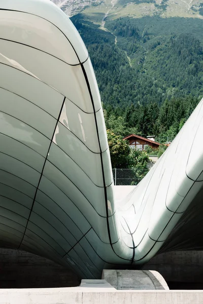 Modern arkitektur bergbanestationen — Stockfoto