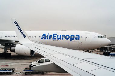 Uçaklar Uluslararası Havaalanı pist içinde