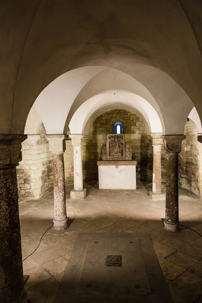 Vnitřní pohled z kostela svatého Jiří v Praze — Stock fotografie
