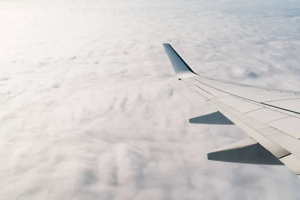 Airplane wing during flight — Stock Photo, Image