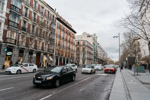 Luxury shopping street in Madrid — Stock Photo, Image