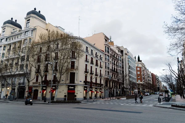 Luxus-Einkaufsstraße in Madrid — Stockfoto