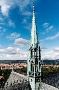 St. Vitus Katedrali Prag karşı kulenin açık görünüm 