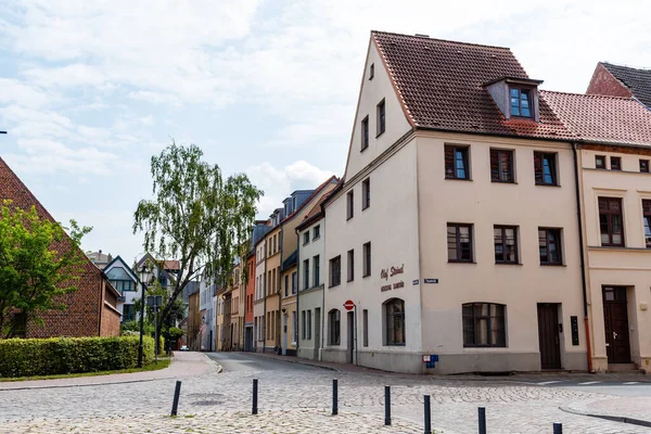 Ulica w historycznym centrum Wismar, Niemcy — Zdjęcie stockowe