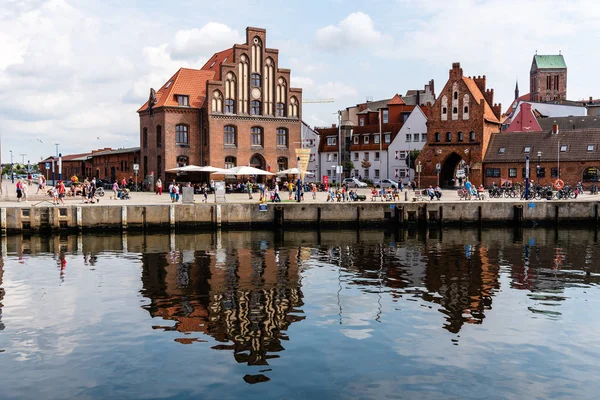 El puerto viejo de Hansa de Wismar, Alemania — Foto de Stock