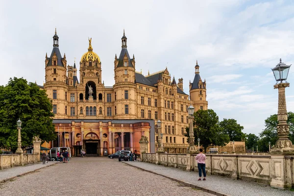 The Schwerin Castle a cloudy day of summer, Germany — Stock Photo, Image