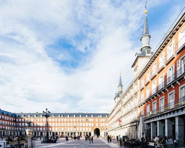 Scenic view of Plaza Mayor Square in historic centre of Madrid — Stockfoto