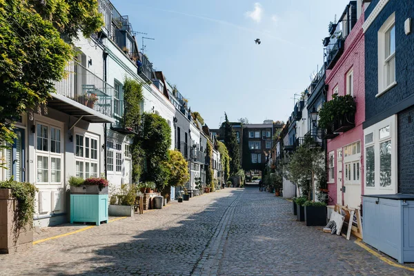 Londra 'daki St. Lukes Mews sokağının manzarası