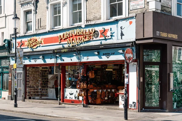 Die weltberühmte galerie portobello market store in portobello road in london — Stockfoto