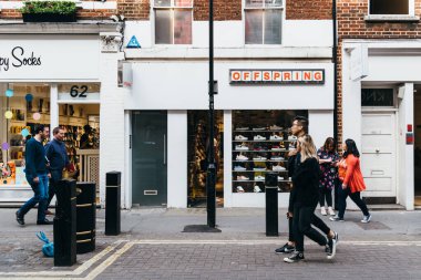 Neal Caddesi, Seven Dials, Covent Garden, Londra 'daki Yavru Moda Mağazası