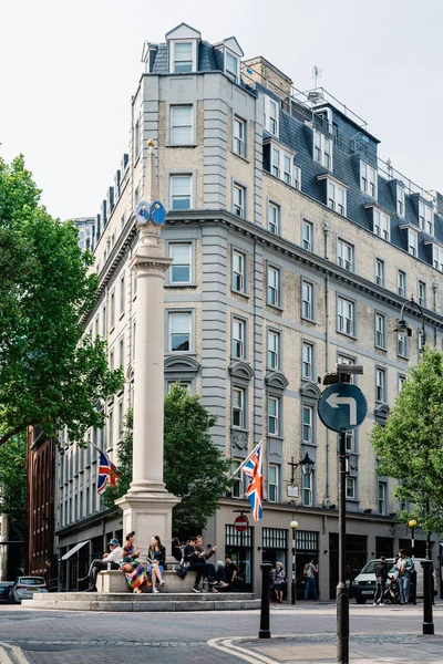 Vista de Seven Dials en el área de Covent Garden en Londres —  Fotos de Stock