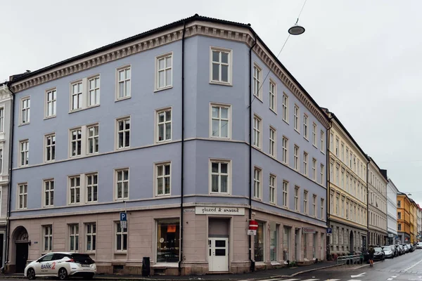 Grunerlokka 'daki konut binası, Oslo' nun merkezindeki trend hippi mahallesi.
