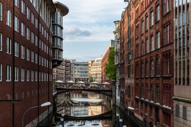 Hamburg 'daki Bleichenfleet Kanalı' nın manzarası