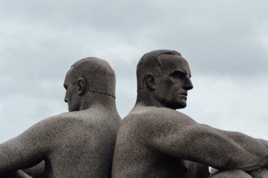 Gustav Vigeland 'ın Oslo' daki ünlü halk parkında yaptığı heykel.