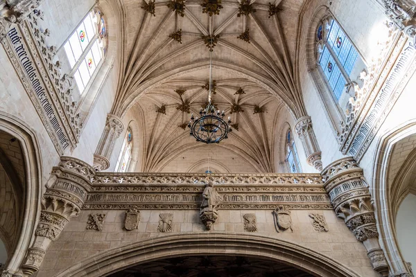 Vista interior da igreja do Mosteiro de San Juan de los Reyes. Toledo, Espanha — Fotografia de Stock