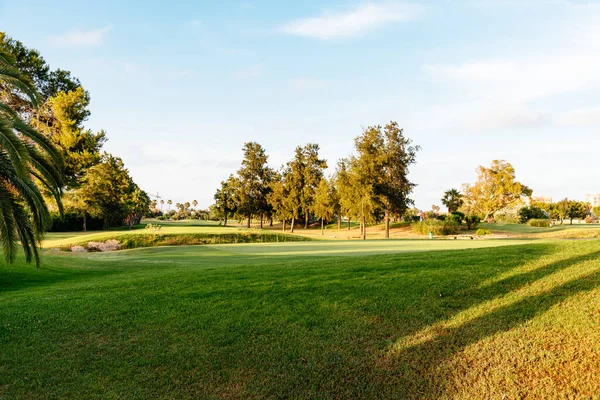 Vista do campo de golfe com putting green em Valência, Espanha — Fotografia de Stock