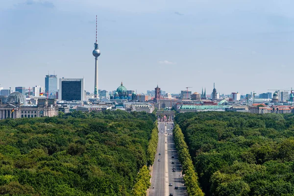 Letecký pohled na Tiergarten Park a hlavní památky města Berlín, Německo — Stock fotografie