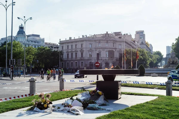 Monumento eterno a las víctimas del coronavirus en Madrid — Foto de Stock